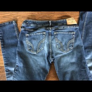 Hollister medium wash jeans. Size 5 stretch skinny